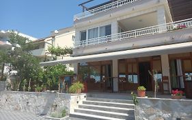 Apartments Kurilj